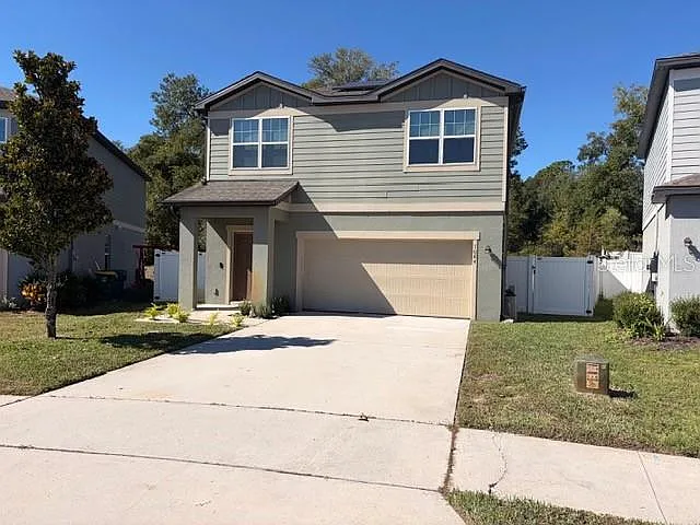 3 bed, 2.5 bath, 1896 sqft, $2,400 — Photo 2