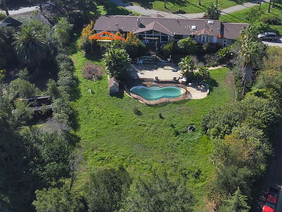 3rd image of 27071 Dezahara Way