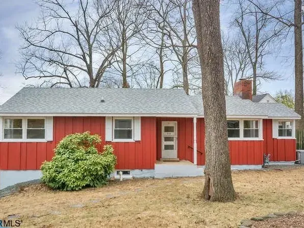 908 Rosser Ln, Charlottesville, VA 22903