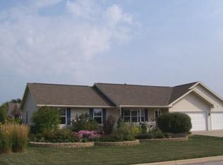 2921 Aquarius Rd, Green Bay, WI 54311