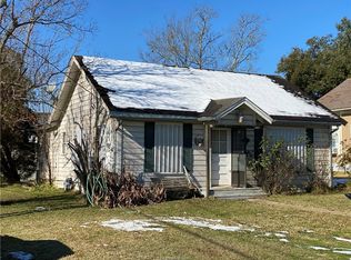 121 N 3rd St, Normangee, TX 77871