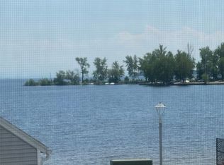 7 Edgewater Est, Plattsburgh, NY 12901