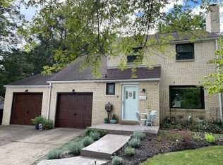 321 Canterbury Dr, Pittsburgh, PA