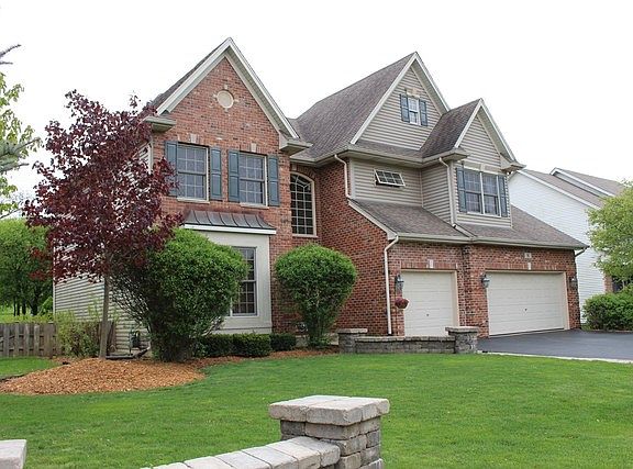 3rd image of 8 Johnson Woods Dr