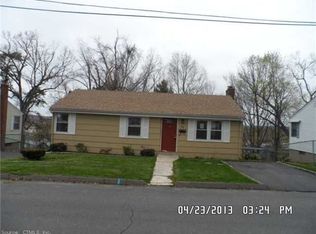 33 Pine Hill St, Manchester, CT 06042