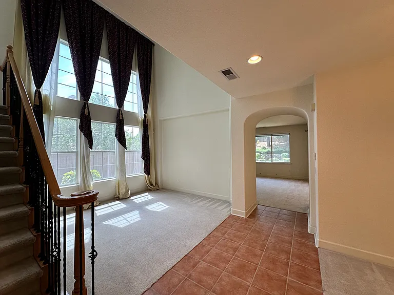 8054 Murcia Way — Photo 32