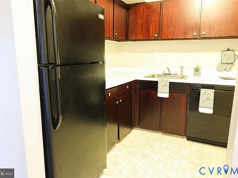 3221 Hunters Mill Dr — Photo 5