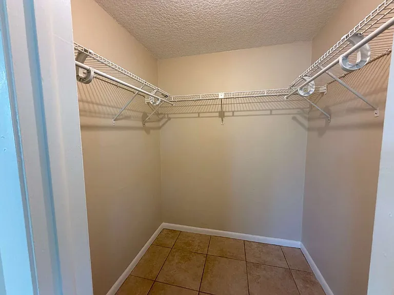7421 Isle Dr — Photo 14