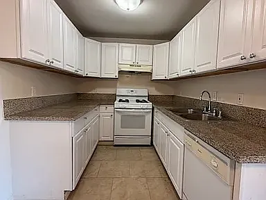 14639 Friar St. — Photo 4