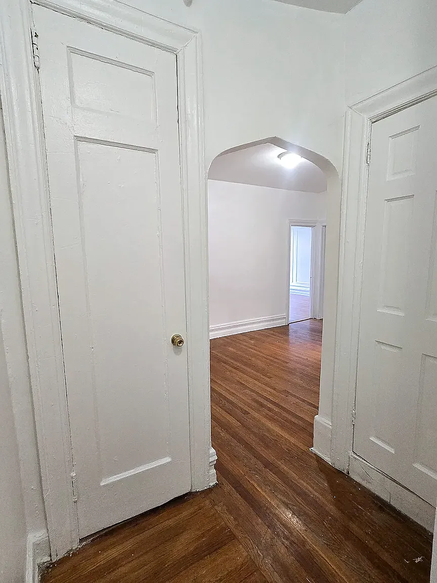 2403 Hoffman Street — Photo 3