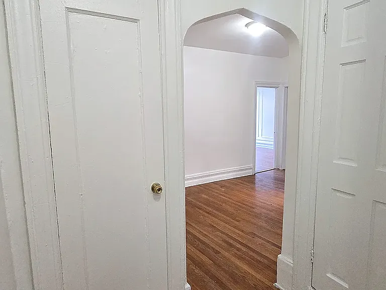 2403 Hoffman St #7 — Photo 3