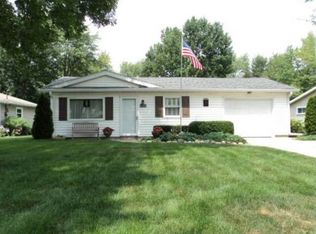 1716 W Woodmont Dr, Muncie, IN 47304
