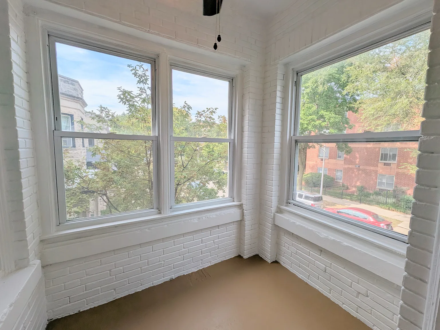 2 bed, 1000 sqft, $2,350 — Photo 4