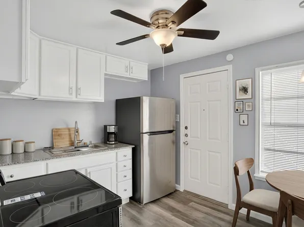 4723 Tremont St #A, Dallas, TX 75246