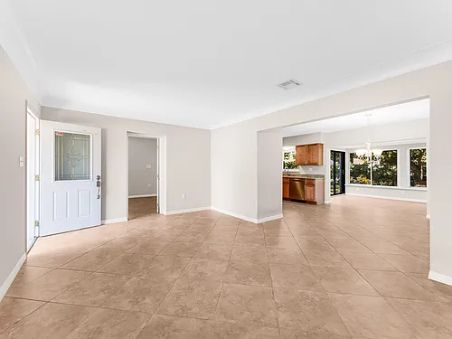 2250 Bougainvillea St Photo 1