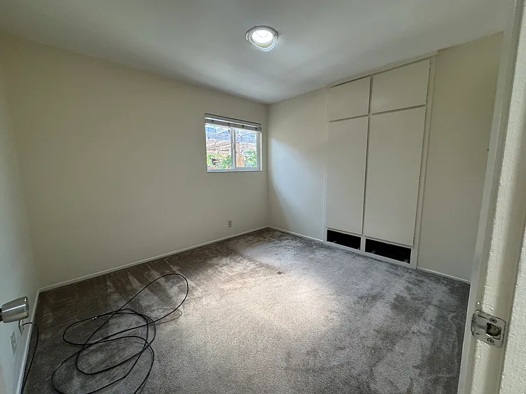 1915 Camargo Dr — Photo 2