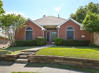 1905 Southwick Rd, Rowlett, TX 75089