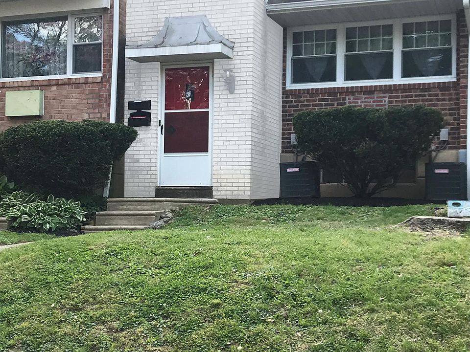 Nice, quiet neighborhood with ample parking.