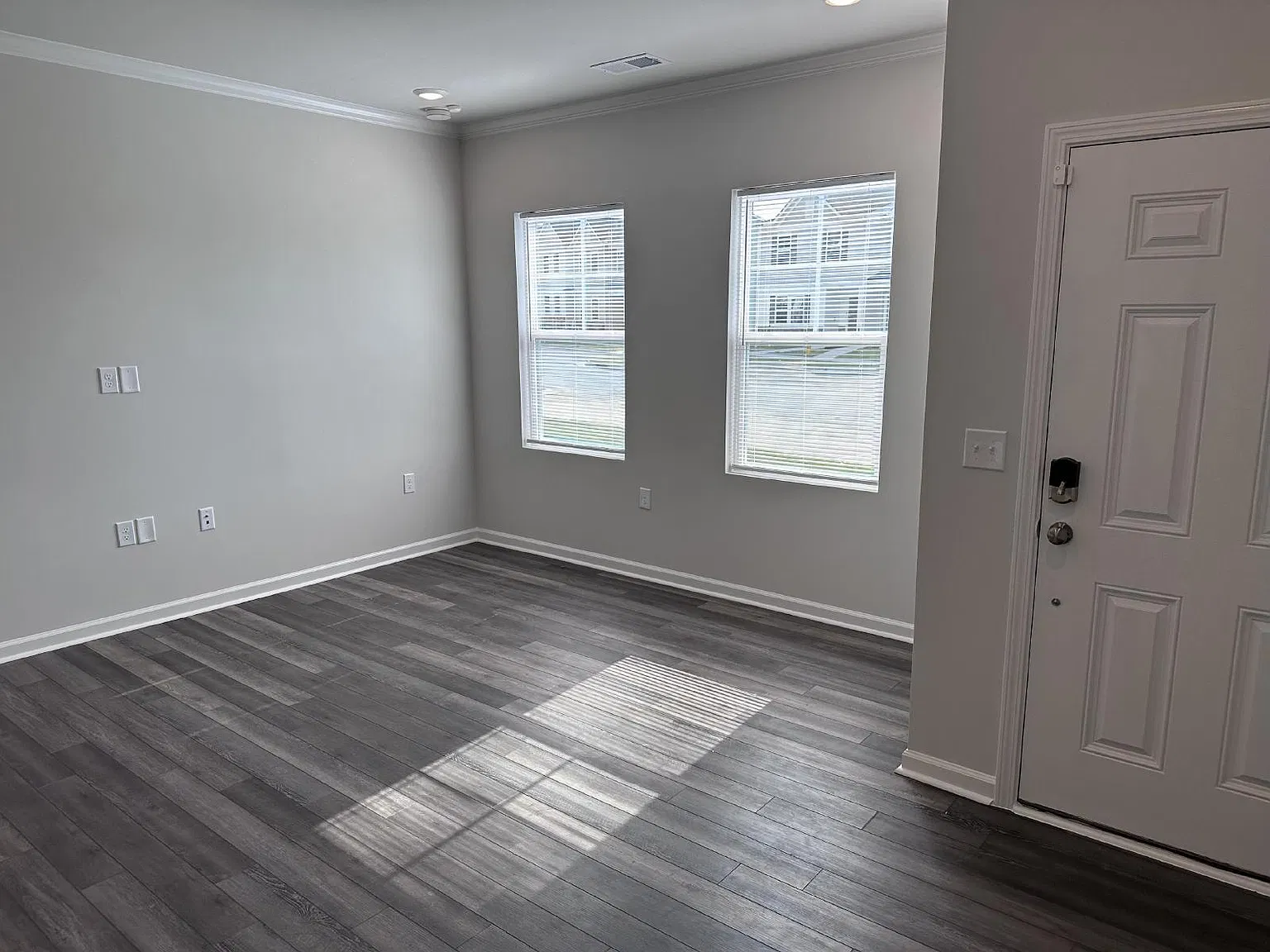 2 bed, 2.5 bath, 1370 sqft, $1,800 — Photo 4