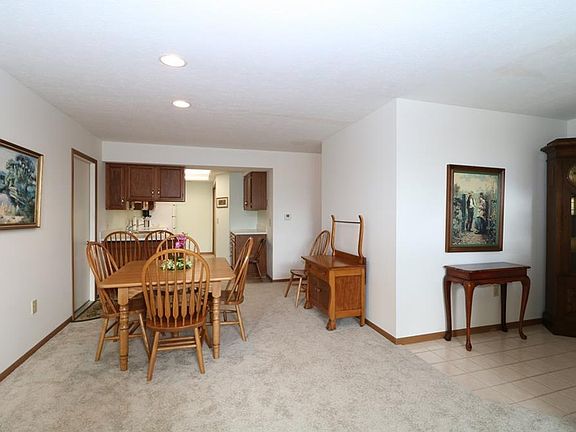 5th image of 4393 Hunters Chase Ln