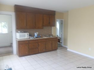 41 Bennett St #2, Woonsocket, RI 02895