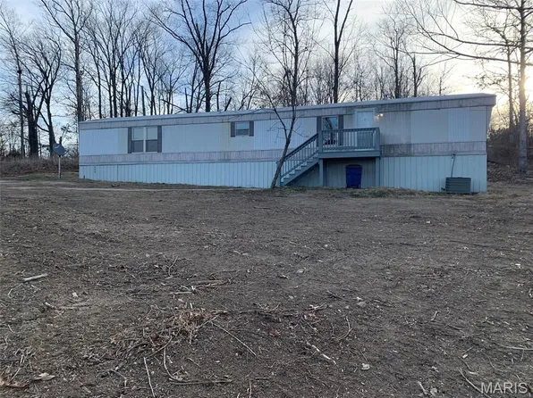 1322 Reiker Ford Rd, Saint Clair, MO 63077