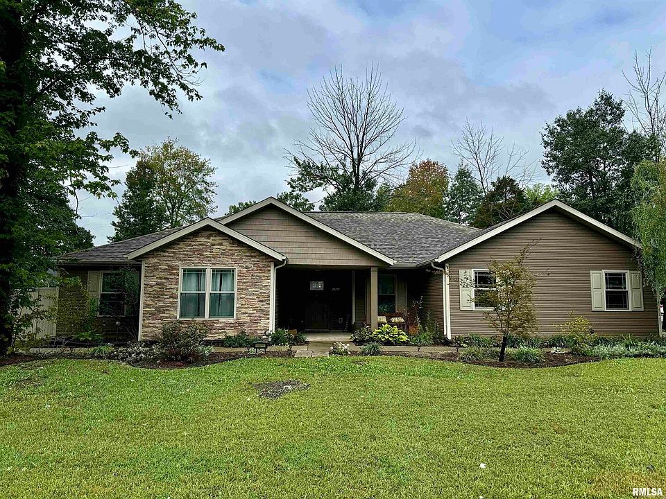 1st image of 1201 Holly Dr