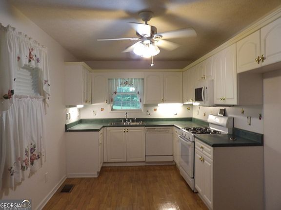 5th image of 676 Graham Rd