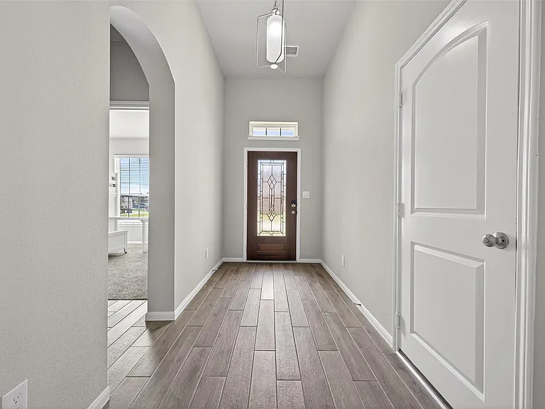 11676 Whirlaway Dr — Photo 3