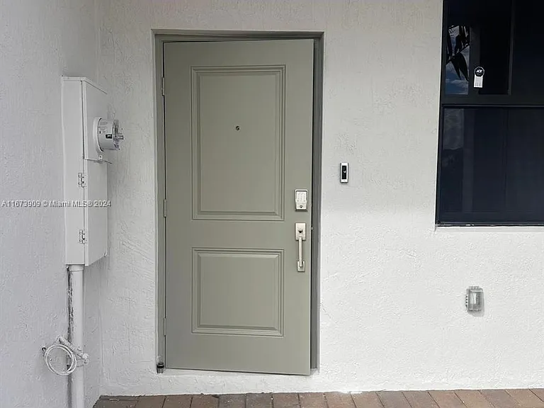 23022 SW 130th Ave — Photo 2