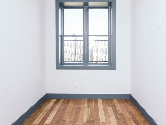 5th image of 376 Bedford Ave #4P