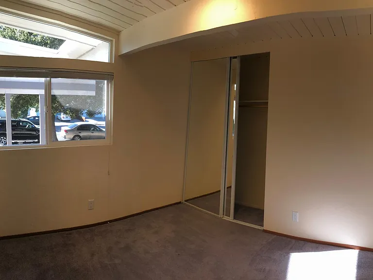 834 Miller Ave — Photo 9
