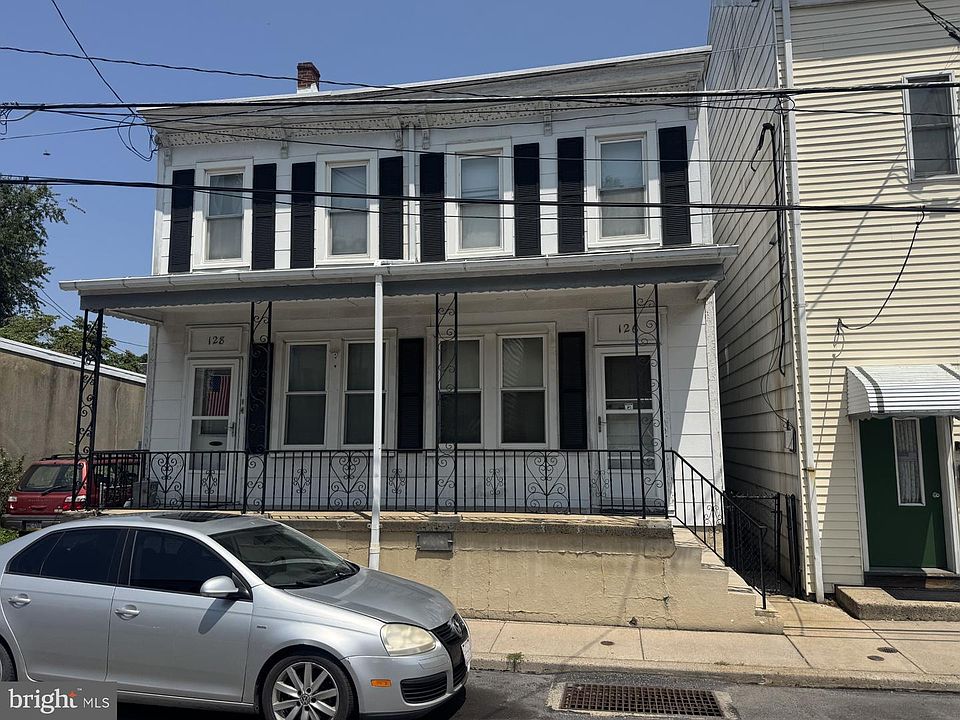 1st image of 126 Lewis St #128