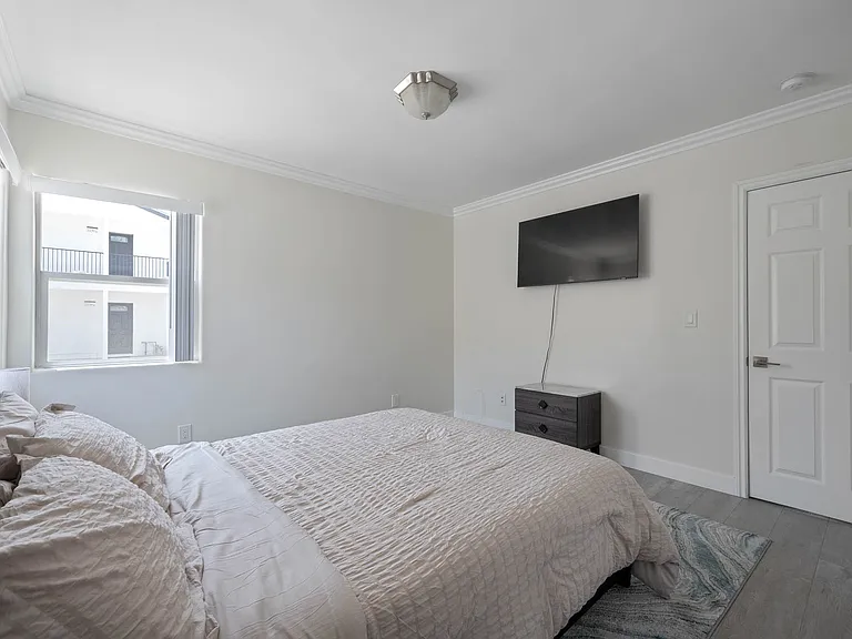 2241 N Niagara St #101 — Photo 15