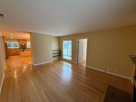 Family Room Picture 2/2