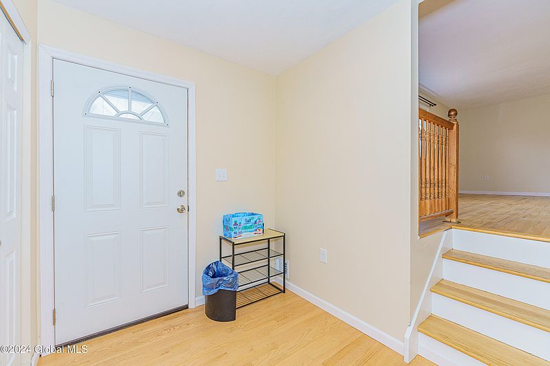 5th image of 7 Van Tassel Lane