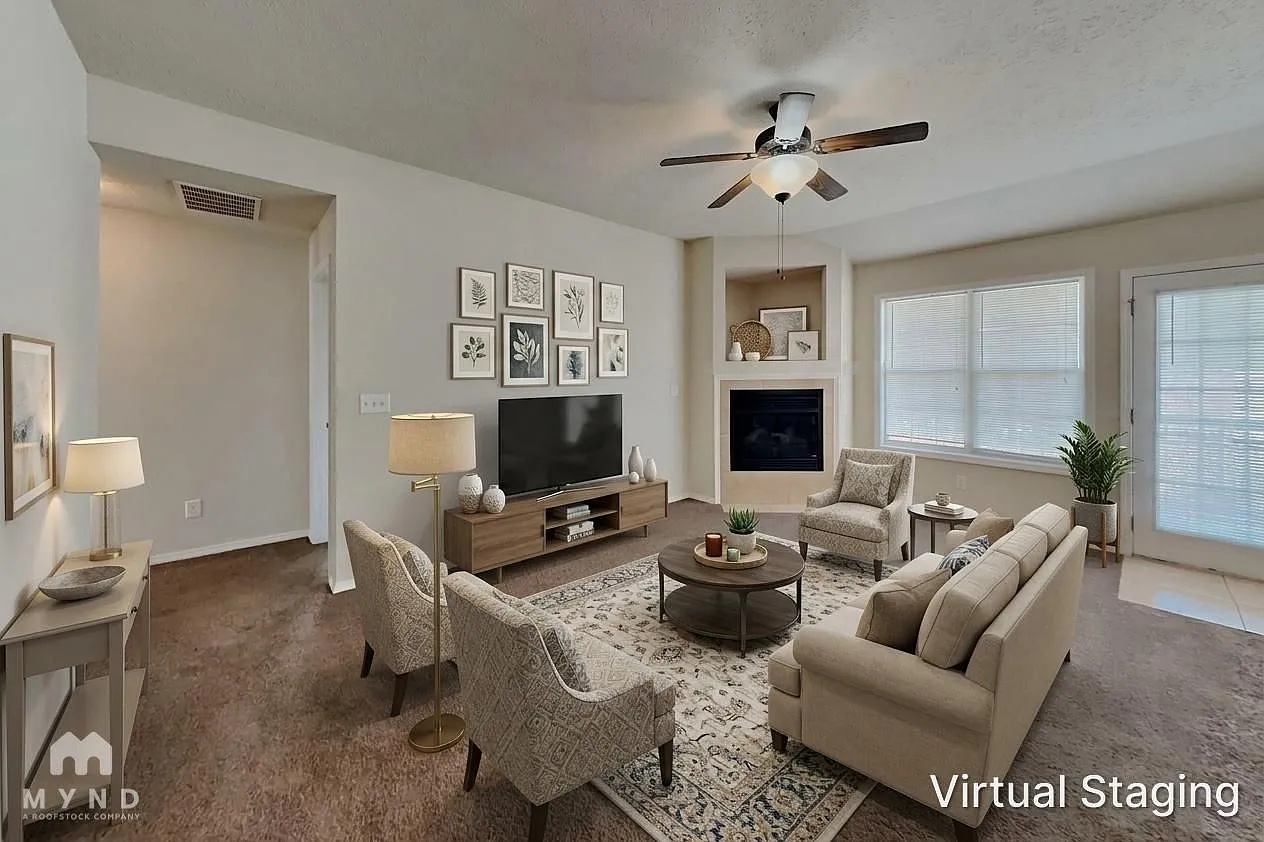 3 bed, 2.0 bath, 1355 sqft, $1,699 — Photo 2