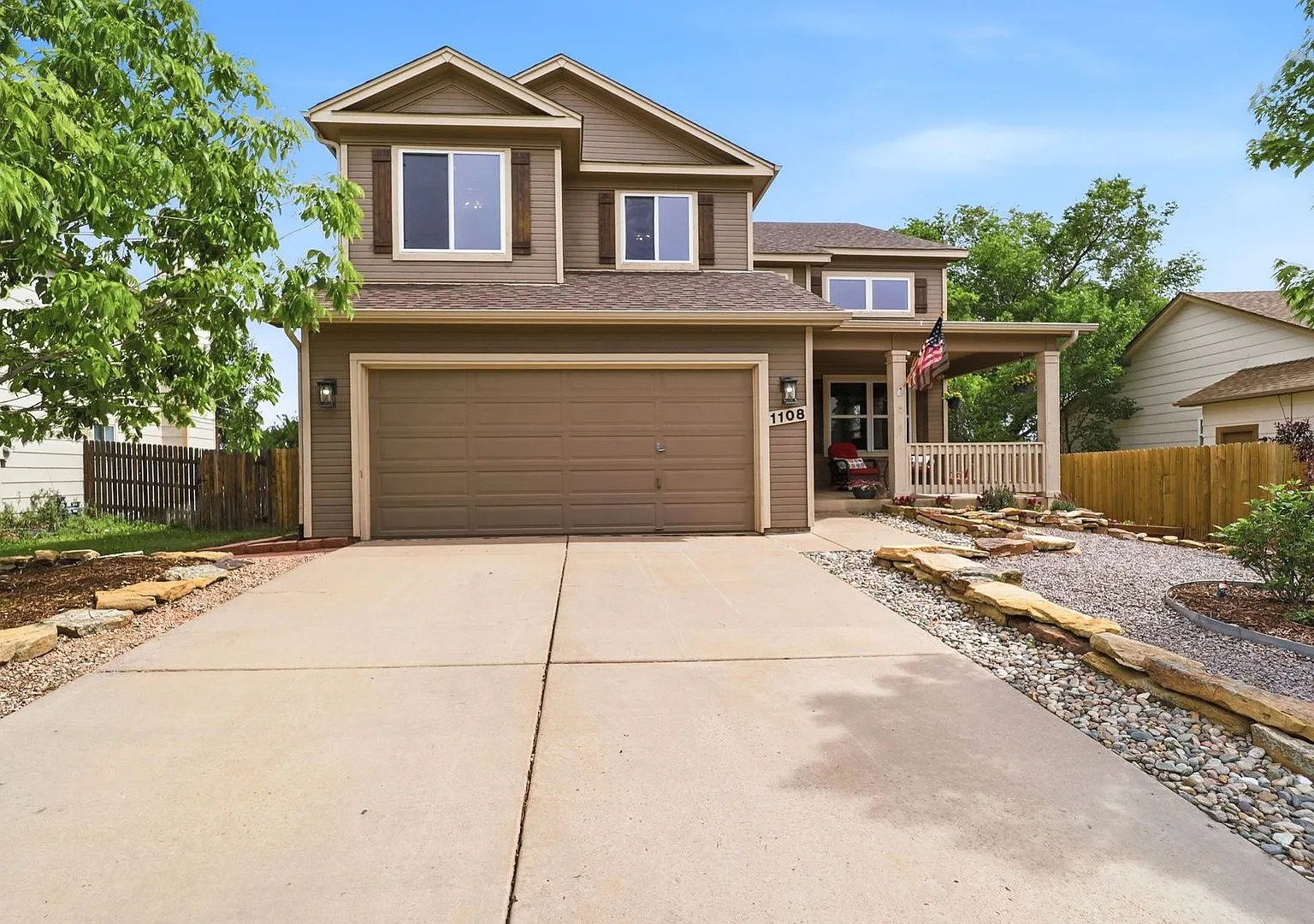 Updated 4-bedroom, 4 bathroom home located minutes from Fort Carson — Photo 1