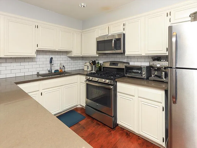 1815 Butler Ave #115 — Photo 6