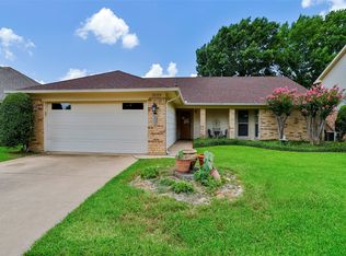 3229 Princess St, Bedford, TX 76021