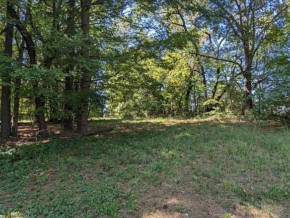 3rd image of 237 Hugh Hunter Rd