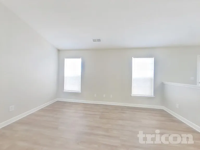 956 Ashland Ave — Photo 3