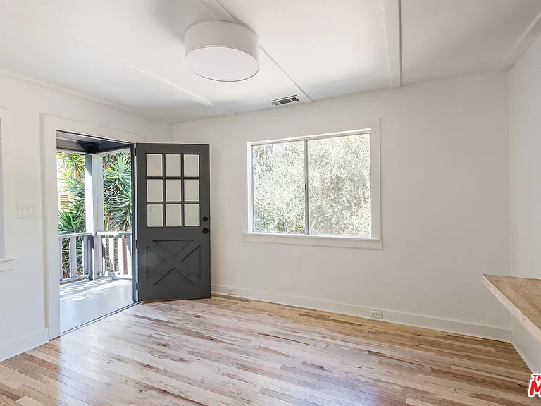 4013 Sunset Dr — Photo 3
