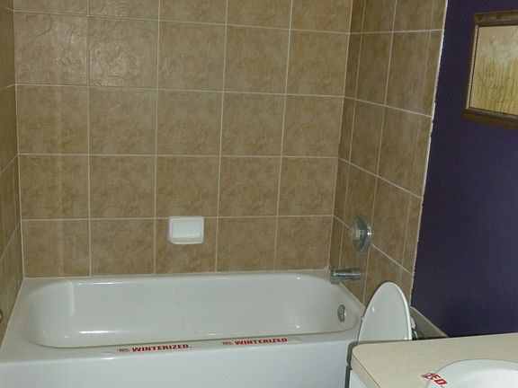 4th image of 3323 NE 8th Pl