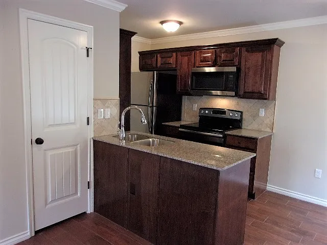 Creekside Condos/Townhomes — Photo 12
