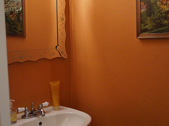 4th image of 1011 W Horatio St APT A