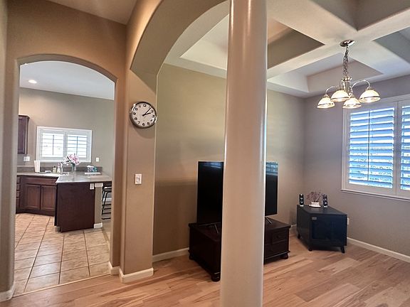 3rd image of 553 Rowland Ct
