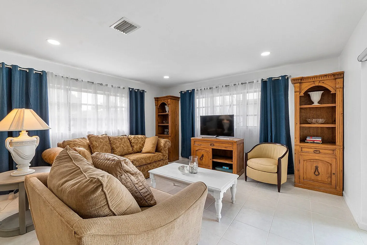 1 bed, 1.0 bath, $4,374 — Photo 1