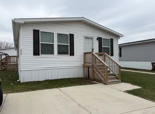 313 Westfield Dr, Erie, MI 48133