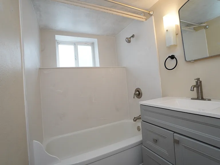 2506 W Woodlawn Ave #4 — Photo 32